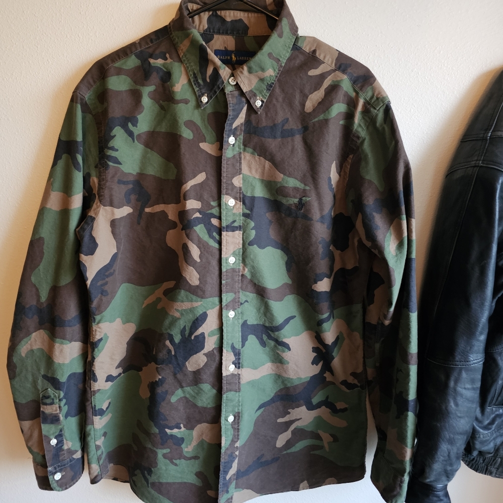 Large Ralph Lauren Woodland Camo Button Down Shirt. Like New Condition.